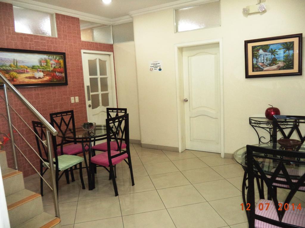 Hotel Jeshua Simmonds Гуаякуил Екстериор снимка