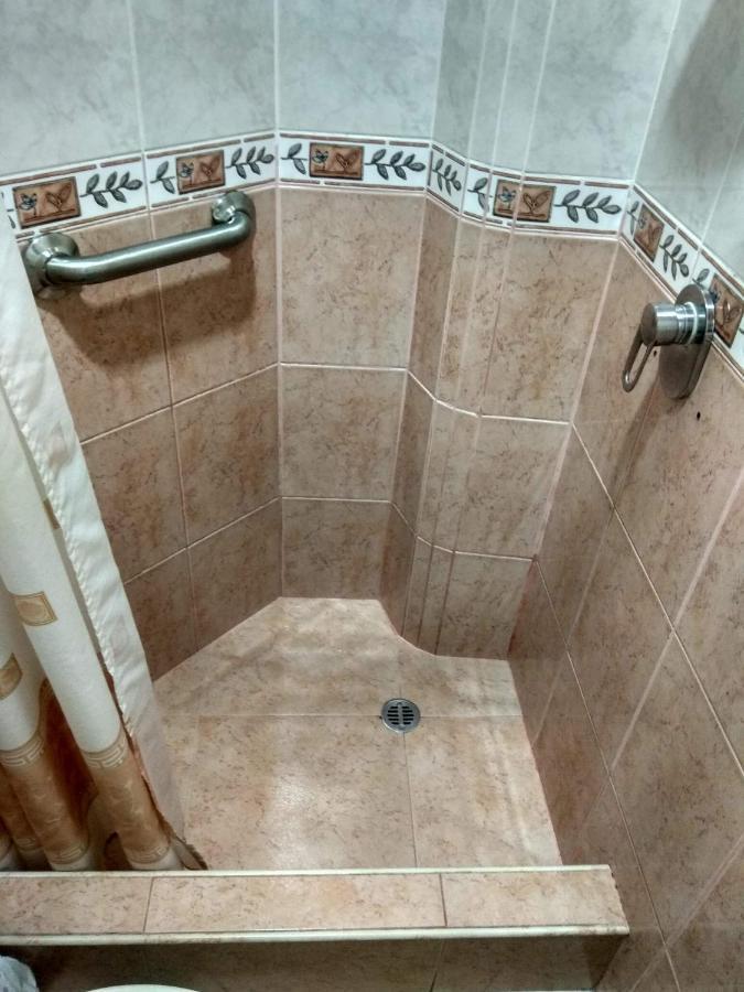 Hotel Jeshua Simmonds Гуаякуил Екстериор снимка