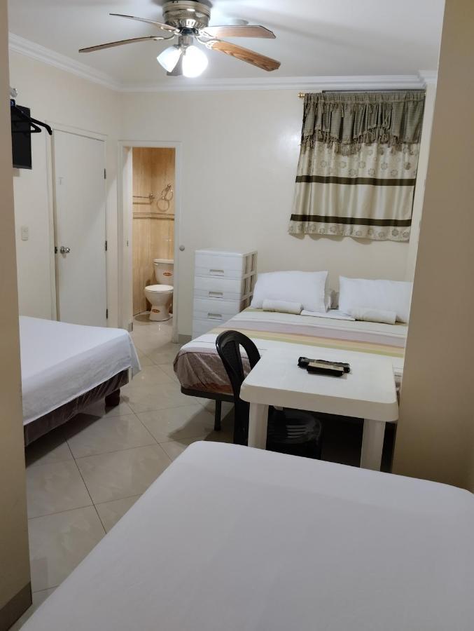 Hotel Jeshua Simmonds Гуаякуил Екстериор снимка