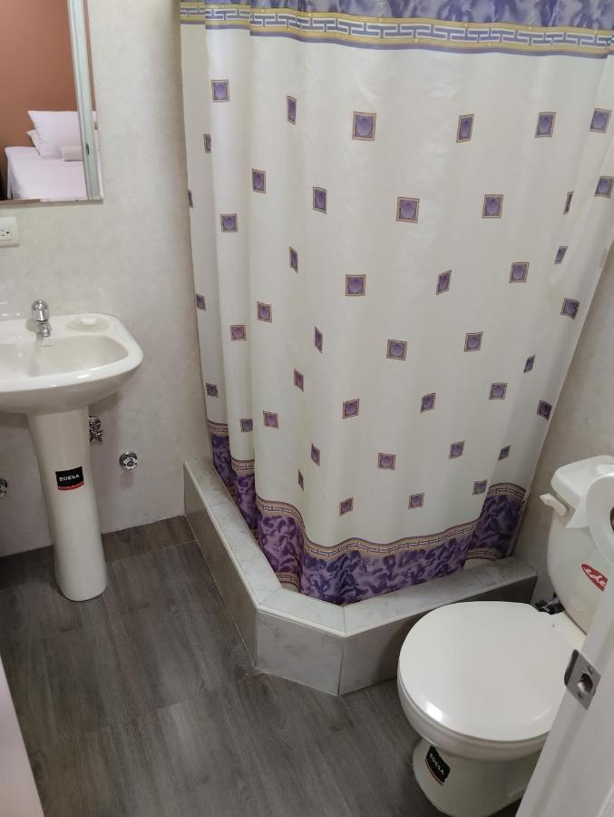 Hotel Jeshua Simmonds Гуаякуил Екстериор снимка