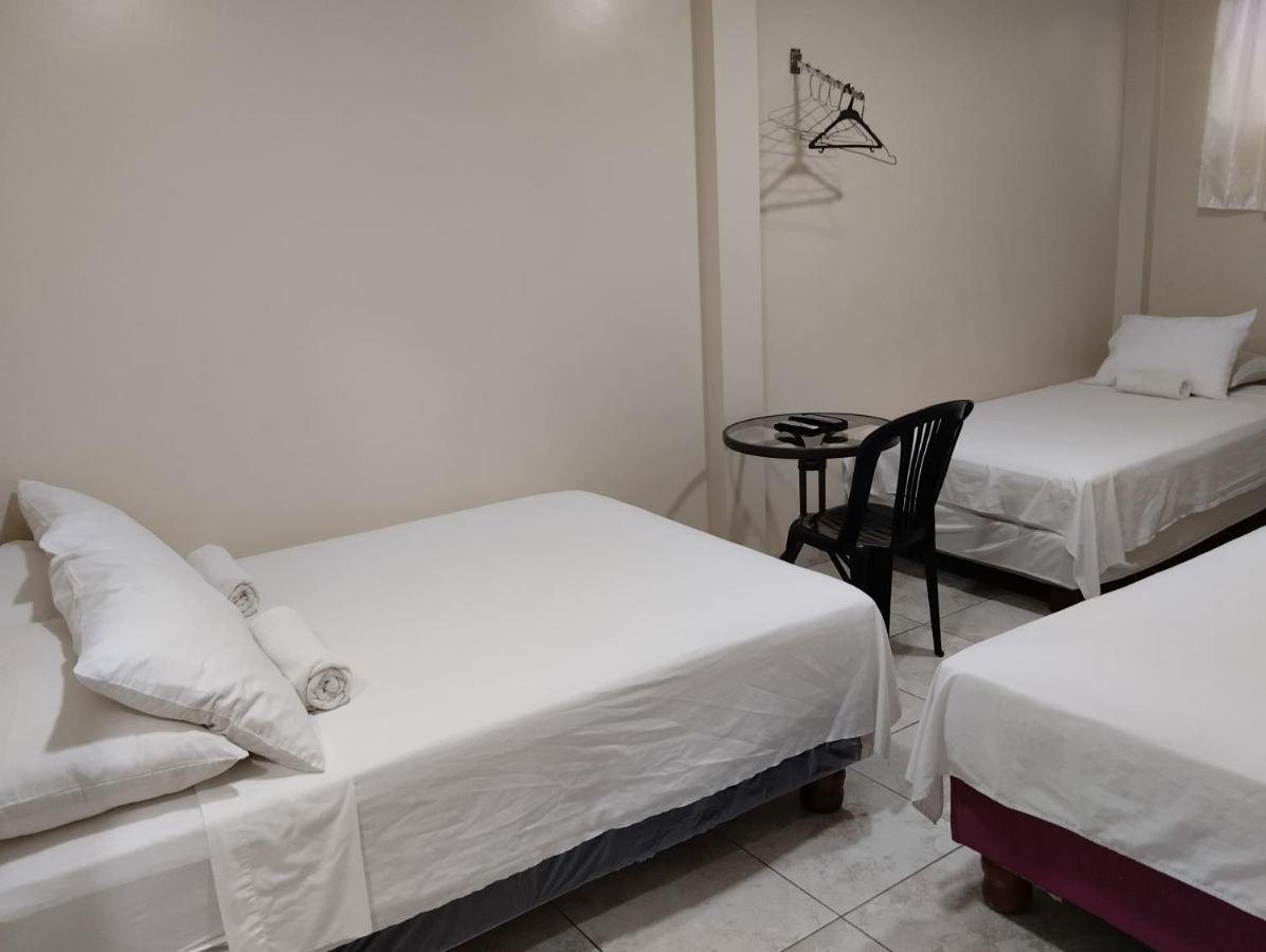 Hotel Jeshua Simmonds Гуаякуил Екстериор снимка
