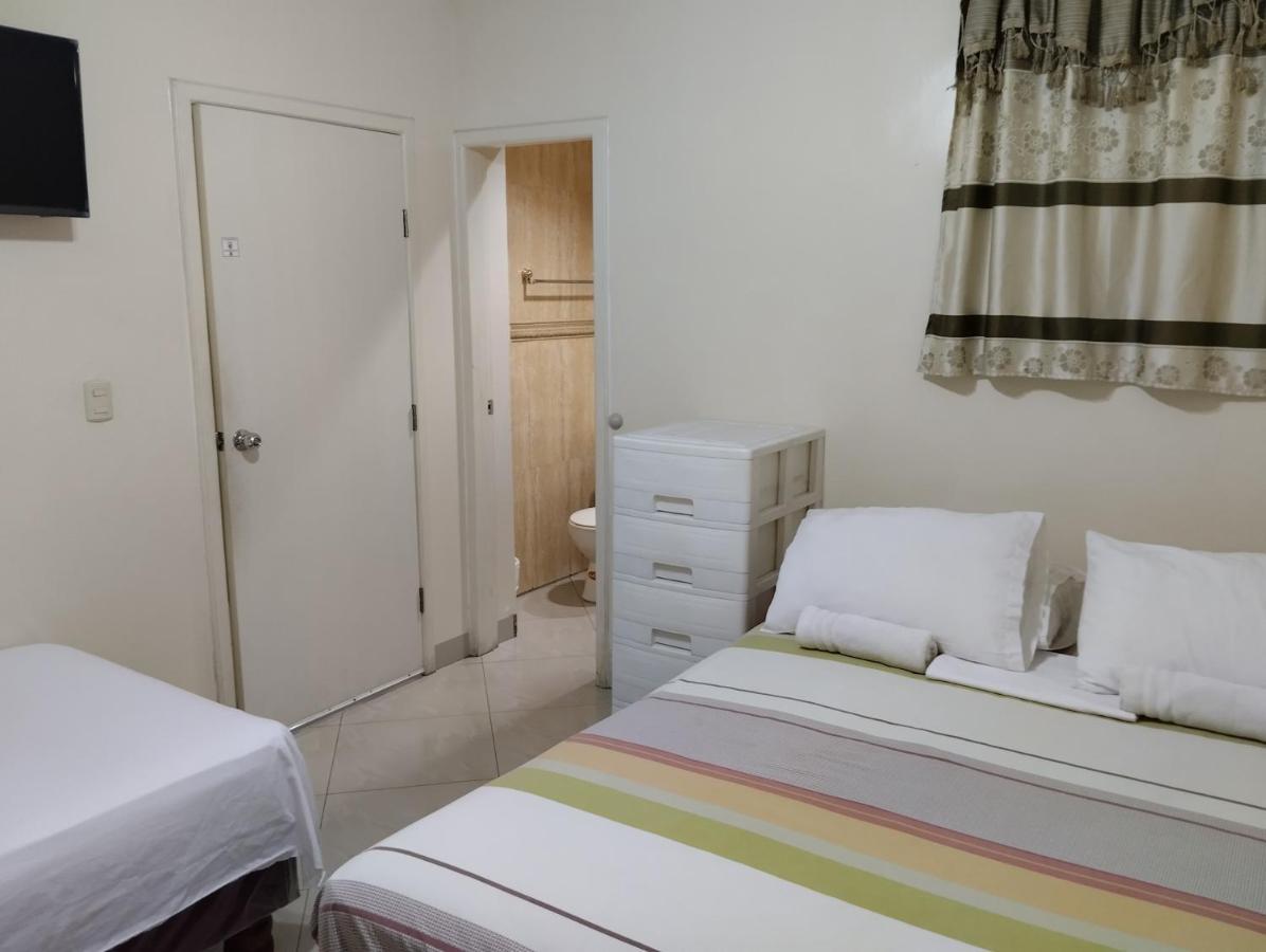 Hotel Jeshua Simmonds Гуаякуил Екстериор снимка