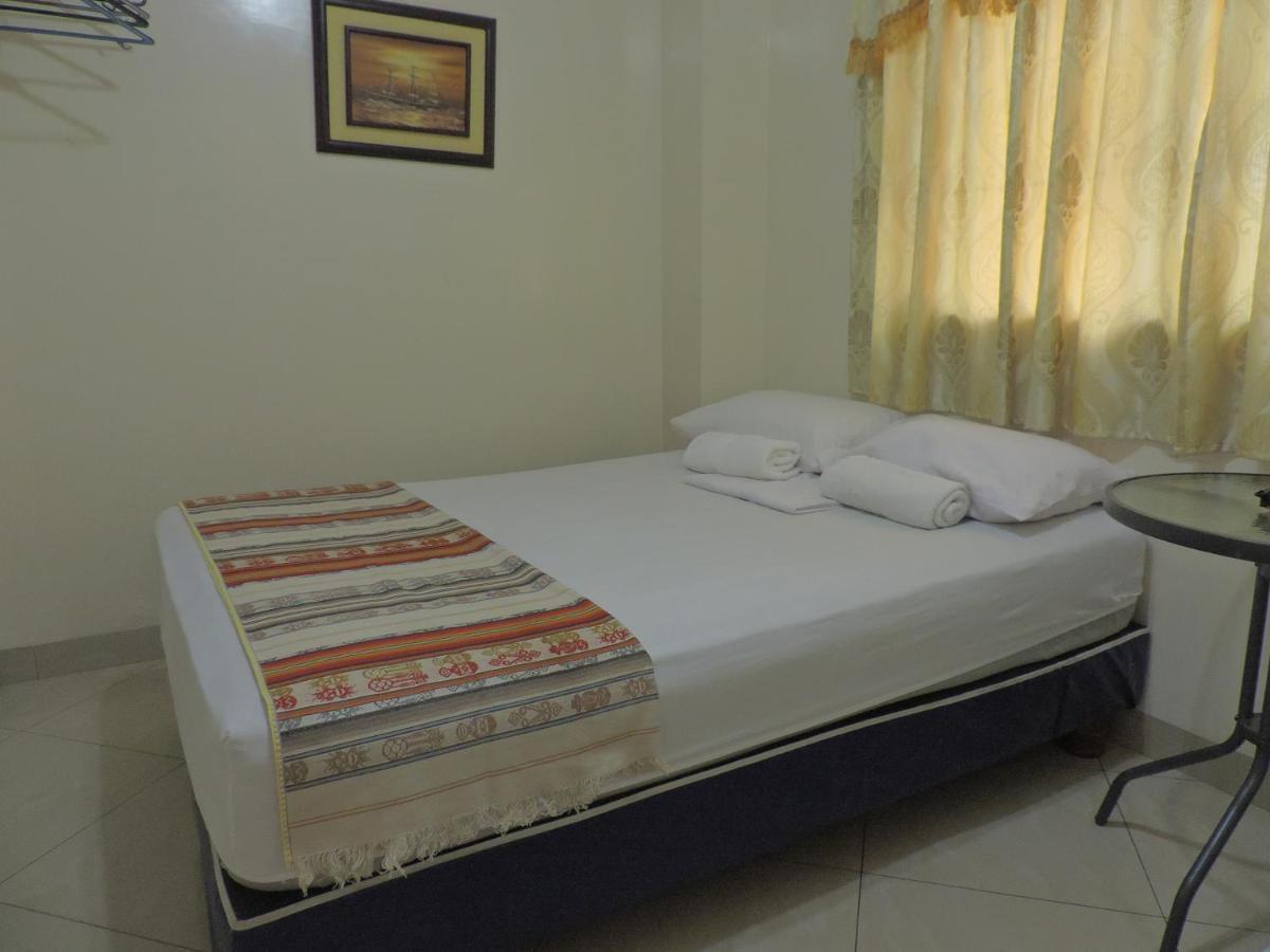 Hotel Jeshua Simmonds Гуаякуил Екстериор снимка