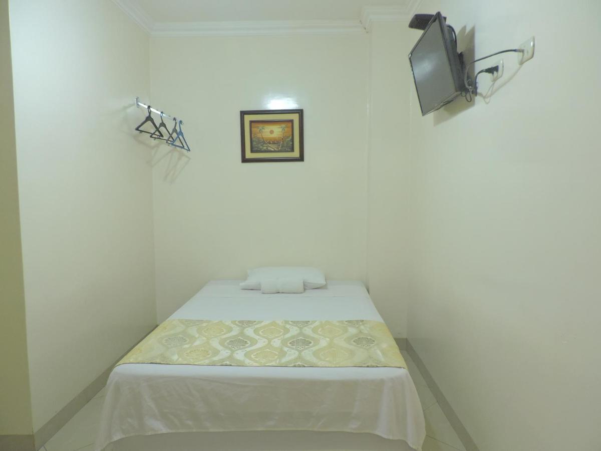 Hotel Jeshua Simmonds Гуаякуил Екстериор снимка