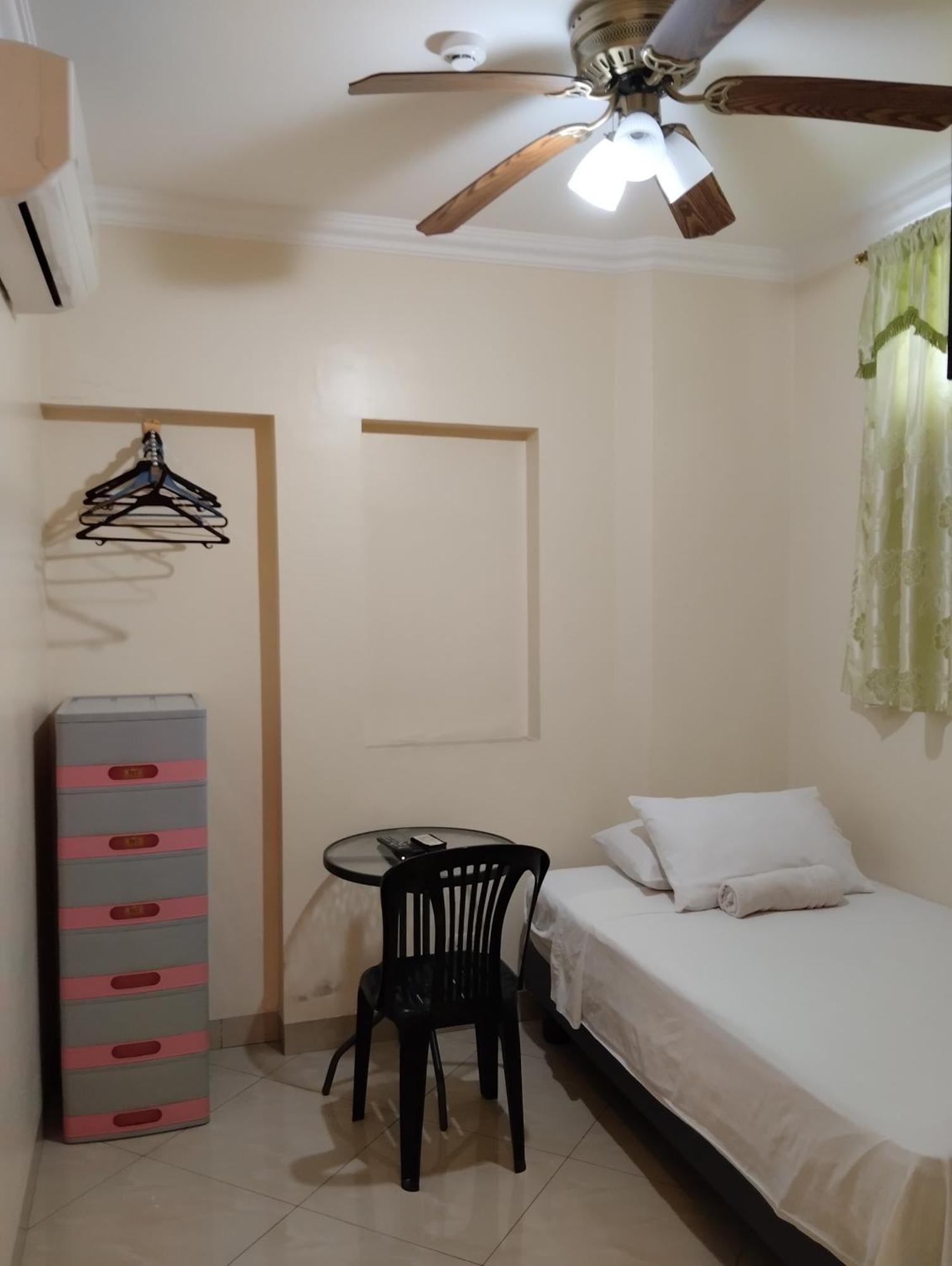 Hotel Jeshua Simmonds Гуаякуил Екстериор снимка