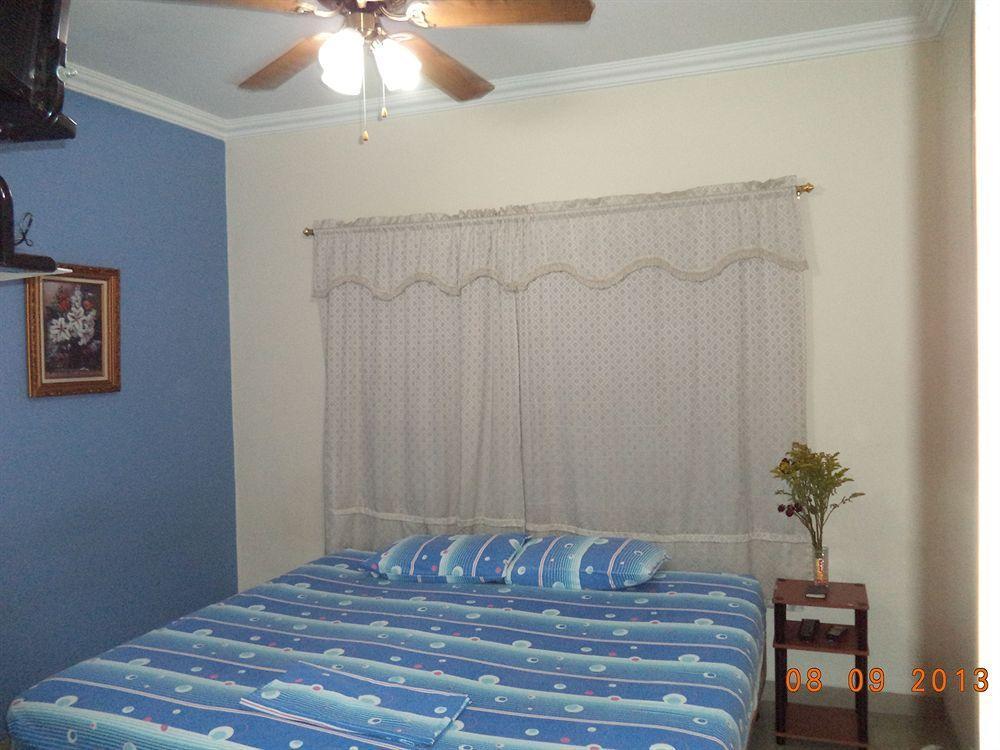 Hotel Jeshua Simmonds Гуаякуил Екстериор снимка