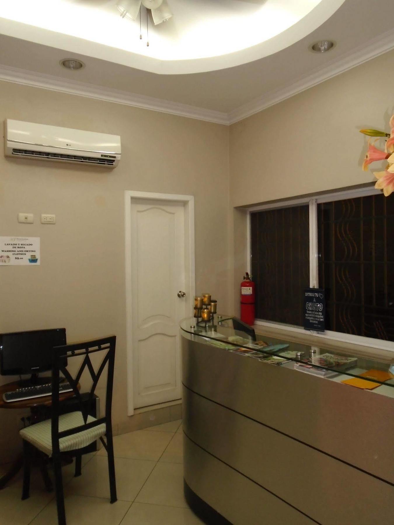 Hotel Jeshua Simmonds Гуаякуил Екстериор снимка